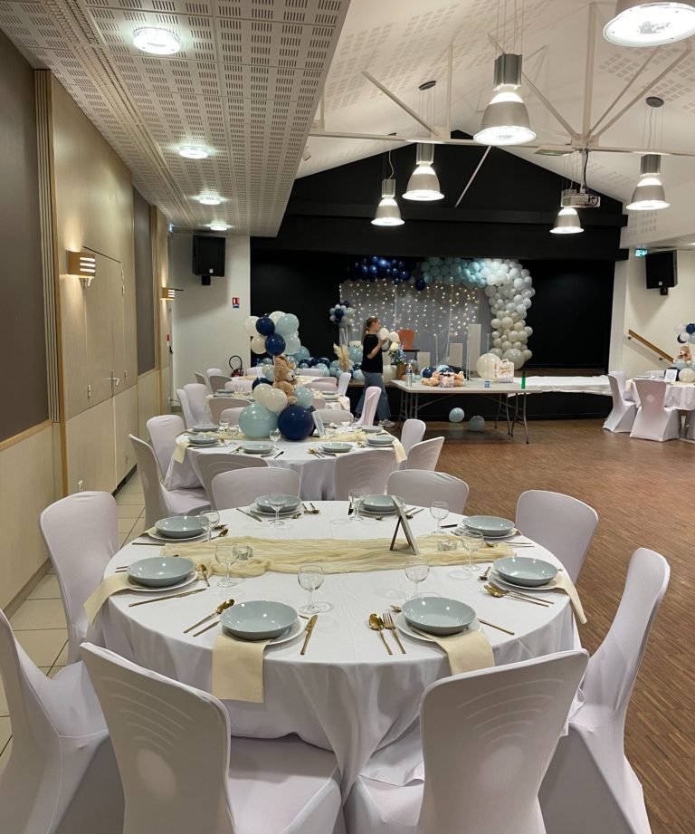 Location tables rondes - baptêmes Location tables rondes pour baptêmes